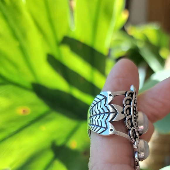 Gorgeous Angel Wing Moonstone Goddess Ring - Picture 10 of 13